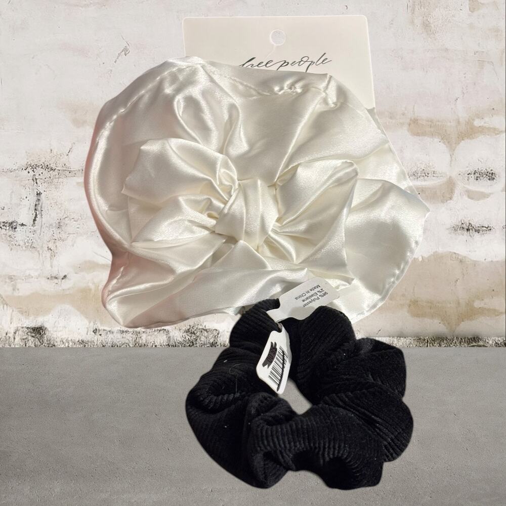 Free People Scrunchie Set - White & Black NWT